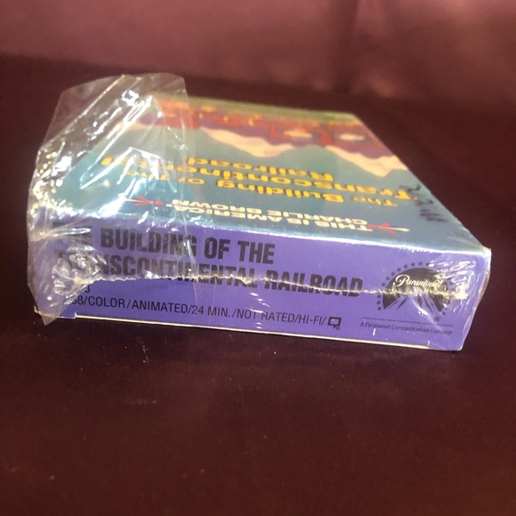 Original Charlie Brown vhs tapes - Picture 8 of 10